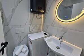 Family Apartment, Multiple Bedrooms, Sea Facing (Pool Side Apartment) | Bathroom - Pool Side Apartment (Orikum)