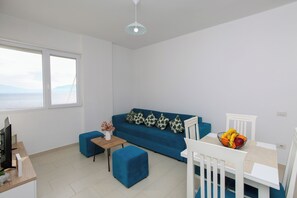 Family Apartment, Multiple Bedrooms, Sea Facing (Richard Sea View Apartment) | Dining - Richard Sea View Apartment (Qendër Vlorë)
