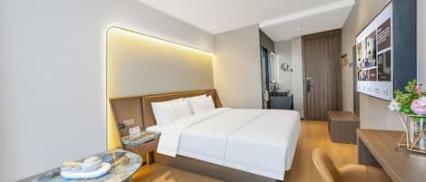 Kahden hengen comfort-huone | Tallelokero huoneessa, pimennysverhot, äänieristys, silitysrauta/-lauta