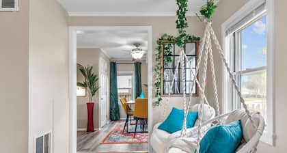 Cozy Oshkosh Home Minutes from UW, EAA & Downtown