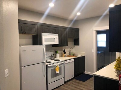 3143 Dover #2 · Modern Apartment High End Finishes & Washer/Dryer In-unit.