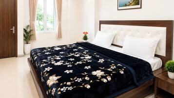 Superior Double Room, Air conditioning | View from room