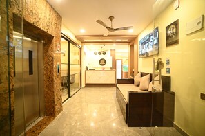 Lobby - ELORA'S INN (Siliguri)