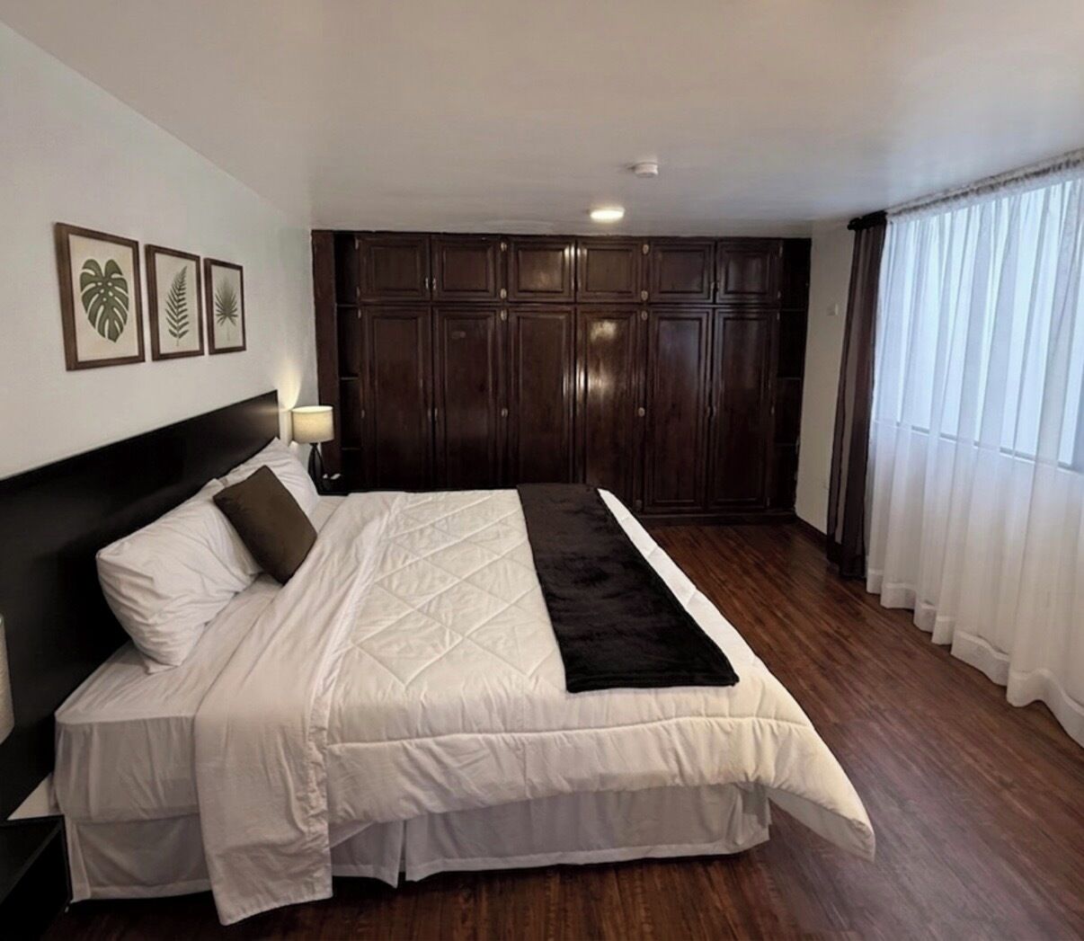 Superior Triple Room | Desk, laptop workspace, blackout drapes, soundproofing