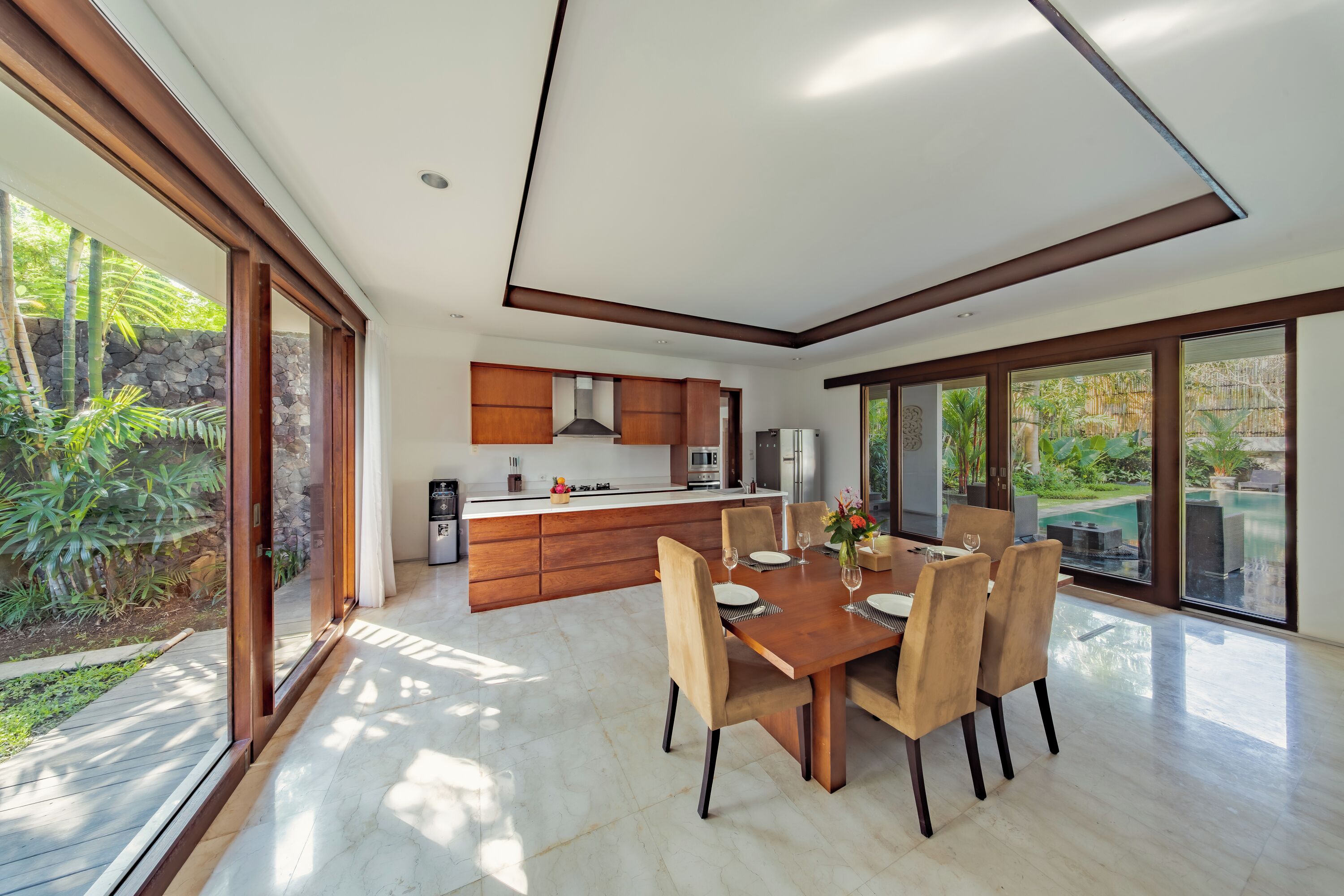 Villa Confort, vista a la alberca | Cocina privada