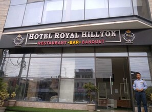 Exterior - Hotel Royal Hillton (Paonta Sahib)