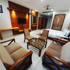 Room - Hotel Royal Hillton (Paonta Sahib)