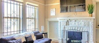 Charming 2-bedroom house in Oakland perfect for your getaway