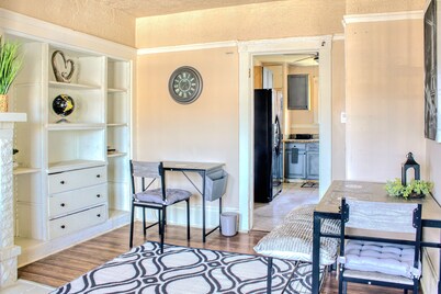 Charming 2-bedroom house in Oakland perfect for your getaway