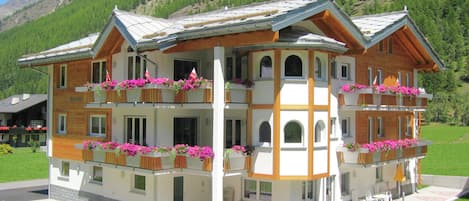 Classic Apartment, 2 Bedrooms | Exterior