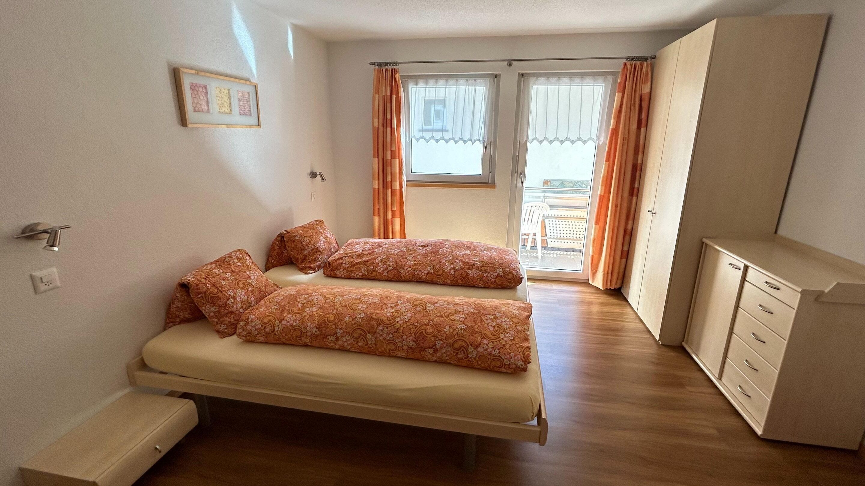 7 bedrooms, individually furnished, bed sheets