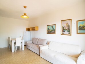 Living room - Apartment in Sardinia Near Stunning Beaches (Golfo Aranci)