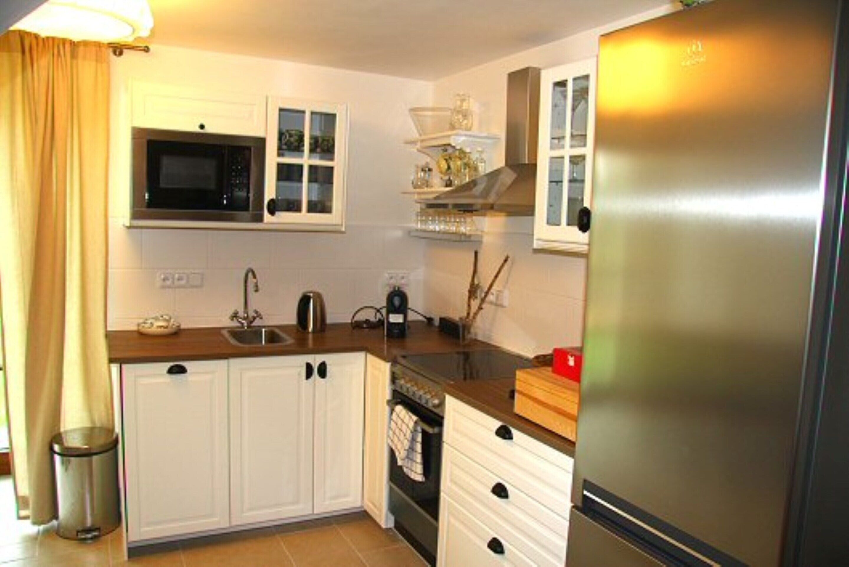 Classic Villa, 4 Bedrooms | Private kitchen | Fridge, microwave, oven, dishwasher