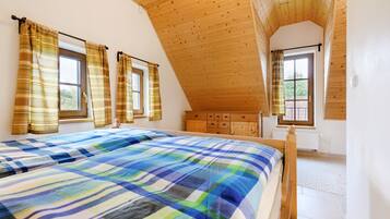 Comfort Villa, 3 Bedrooms | 9 bedrooms, individually furnished, iron/ironing board
