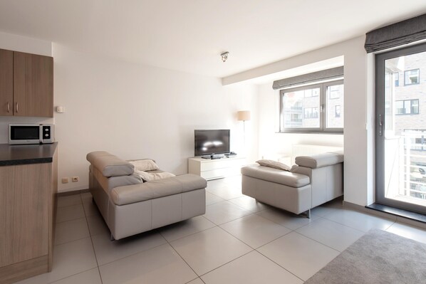 Comfort Apartment, 2 Bedrooms | Living room - Apartment in Ostend Near the Seawall (Ostend)