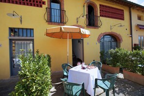 Balcony - Mansion With Pool and Play Area (Castelfranco Piandisco)
