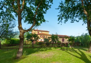 Deluxe House, 2 Bedrooms | Exterior - Mansion With Pool and Play Area (Castelfranco Piandisco)