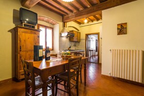 Classic House, 1 Bedroom | Dining - Mansion With Pool and Play Area (Castelfranco Piandisco)