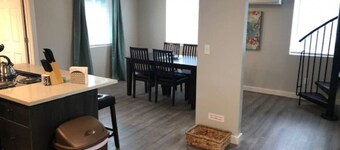 3143 Dover #4 · Modern Apartment High End Finishes & Washer/Dryer In-unit.