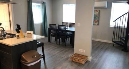 3143 Dover #4 · Modern Apartment High End Finishes & Washer/Dryer In-unit.