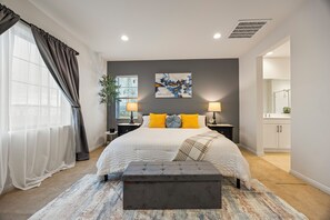 Room - Spacious 4BE3BA house with Pool & Jacuzzi Ideal for extended stay (Ontario)