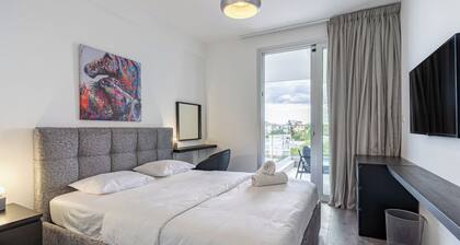 Sunshine 1-BR Apt. & Blacony in Larnaca