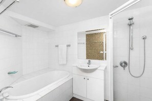Bathroom - PAC24 - North Sydney Stylish Loft | Contemporary Finishes (North Sydney)