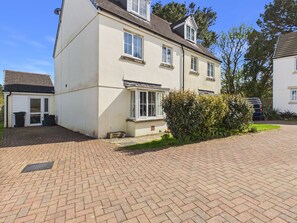 Exterior - Swanpool Escape | 2 Bed | Parking (Falmouth)