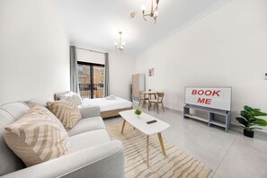 Interior - Free housekeeping visits during your stay - StayShort - Comfortable Studio in JVC that Sleeps 2 (JVC)