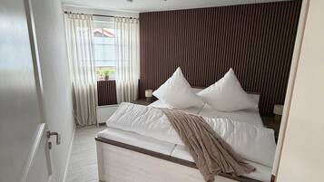 2 bedrooms, iron/ironing board