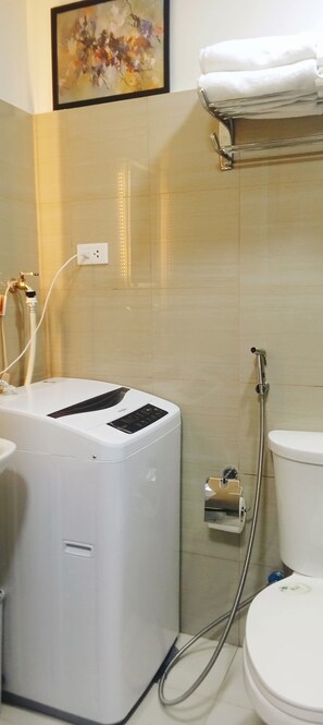 Bathroom - Cozy Shore Residences Staycation (Pasay)