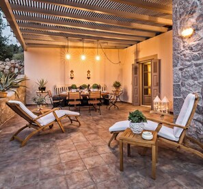 Outdoor dining - Epidavros Villas, Thymari Garden & Seaview Retreat (Nea Epidavros)