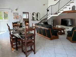 Interior - Charming 150m2 villa in the south with swimming pool (Magagnosc)