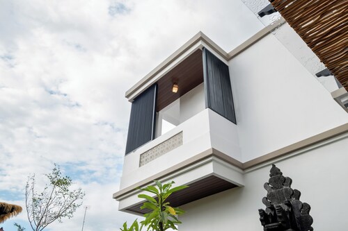 Gumitish Residence Singaraja