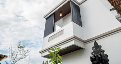 Gumitish Residence Singaraja