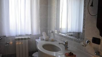 Double Room, Balcony, Pool View | Bathroom | Bathtub, hair dryer, bidet, towels