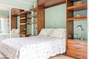 1 bedroom, iron/ironing board, internet, bed sheets