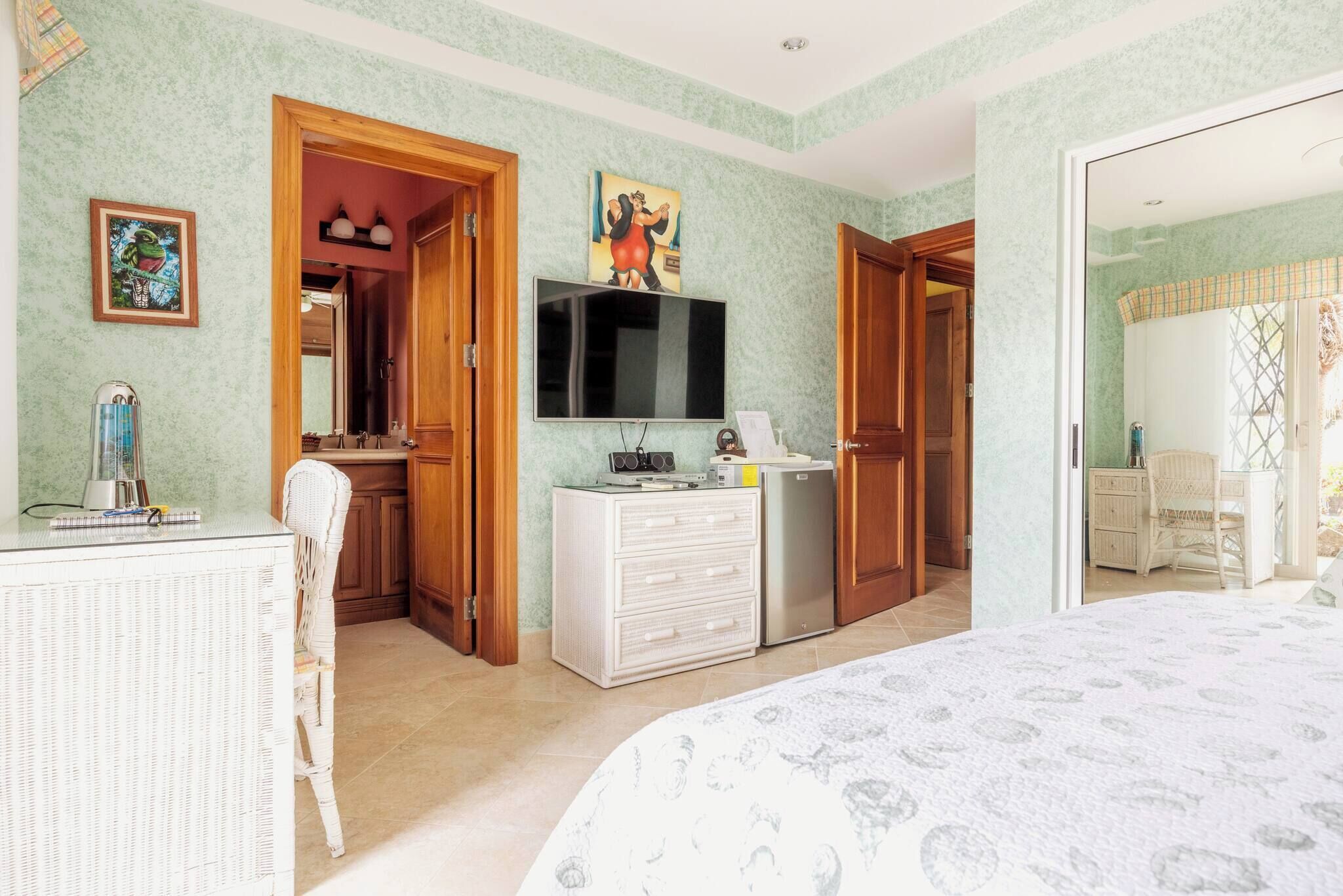 1 bedroom, iron/ironing board, internet, bed sheets
