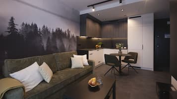 Classic-Apartment, Stadtblick | Wohnbereich | Flachbildfernseher