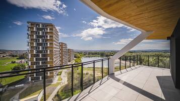 Classic-Apartment, Stadtblick | Terrasse/Patio