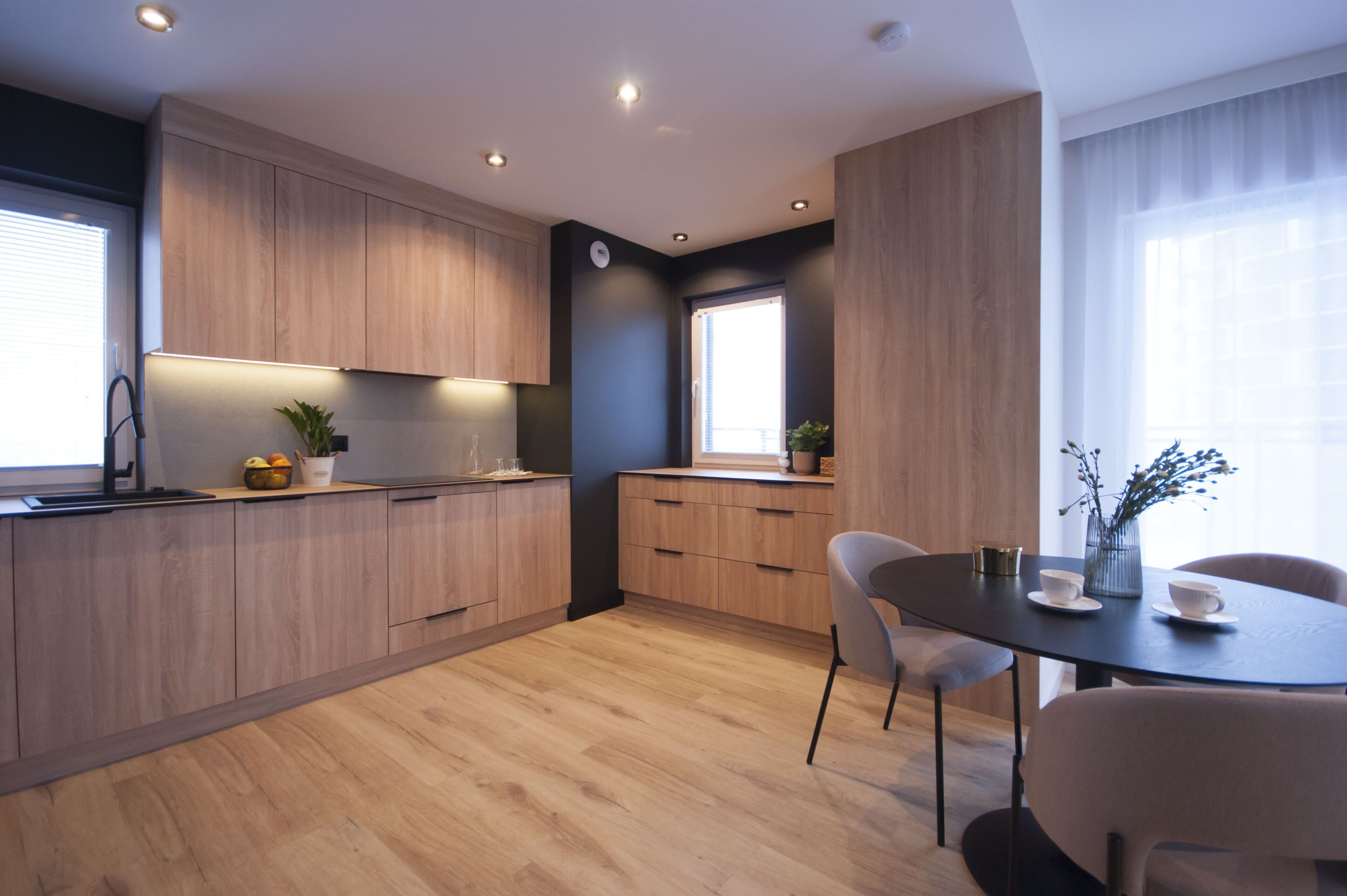 Comfort Apartment, City View | Private kitchen