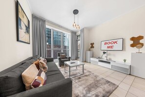 TV - Free housekeeping visits during your stay - StayShort - Bright 1 Bedroom Retreat in Dubai Marina that Sleeps 4! (Dubai Marina)