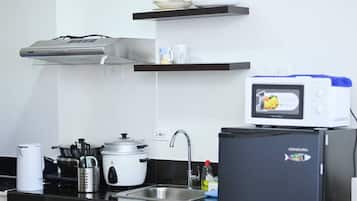 雪櫃、微波爐、爐具、廚房用具/餐具/器皿