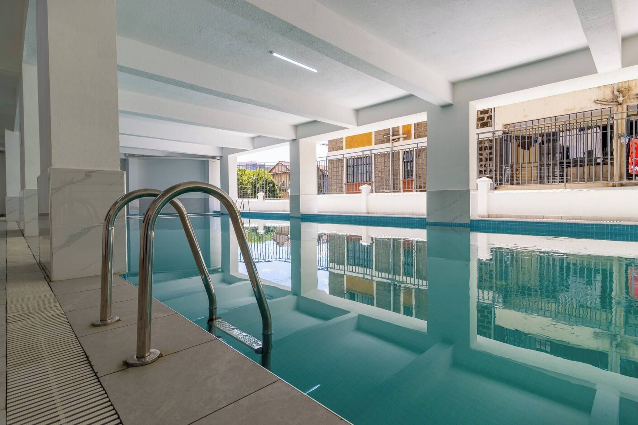Una piscina techada