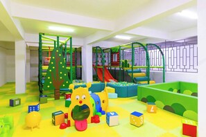 Children’s area - Annbell Haven 1BR, With Pool, Near Junction Mall (Nairobi)