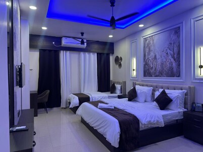 The Royal Dining Restaurant & Motel