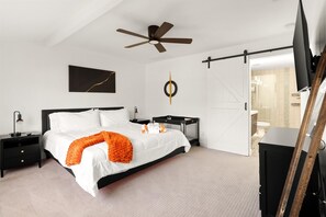 4 bedrooms, iron/ironing board, WiFi, bed sheets - Arcadia Desert Oasis w/ Heated Pool, Private Putting Green & Outdoor TV Lounge (Phoenix)