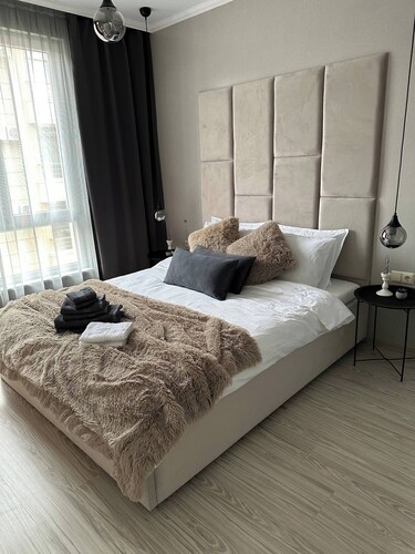 Sunny Beach Central Apartment - 4 Guests, Parking