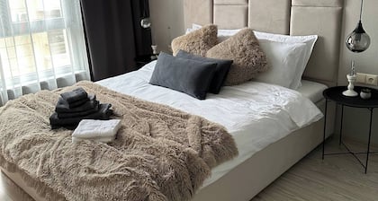 Sunny Beach Central Apartment - 4 Guests, Parking