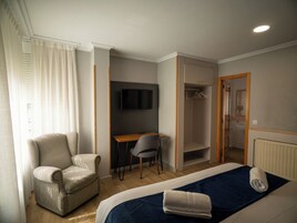 Quarto casal ou duplo clássico, vista para a cidade